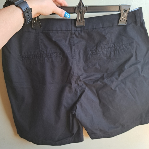 Old Navy everyday shorts - Picture 2 of 4